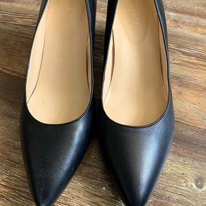Nine West size 10 pumps